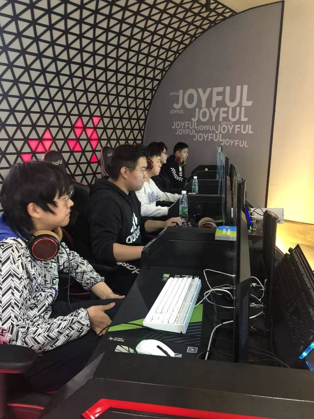 炼队伍的默 炼队伍的默